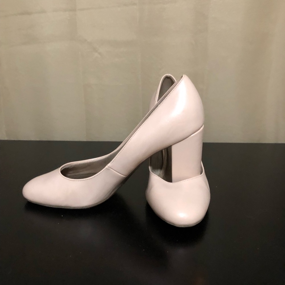 Pastel pink memory foam heels